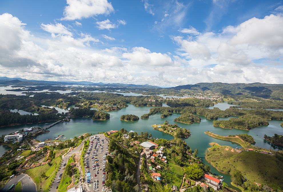 Paisaje de Guatapé vista aérea desde la roca del Peñol
