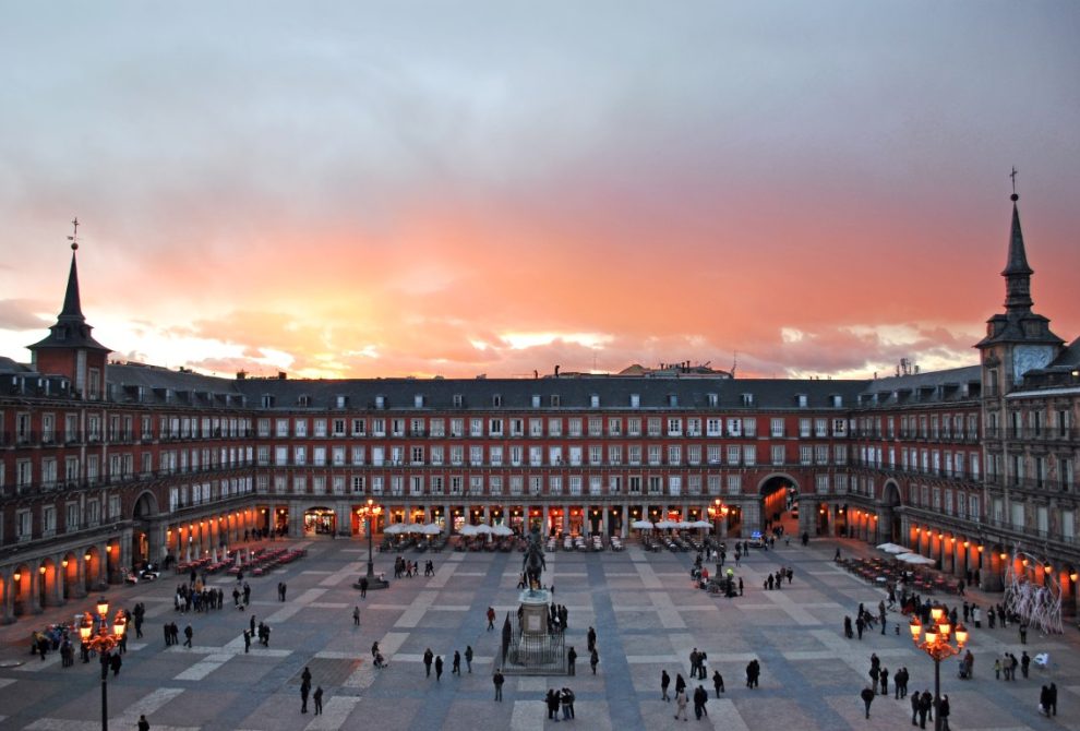 Plaza_Mayor_de_Madrid_02